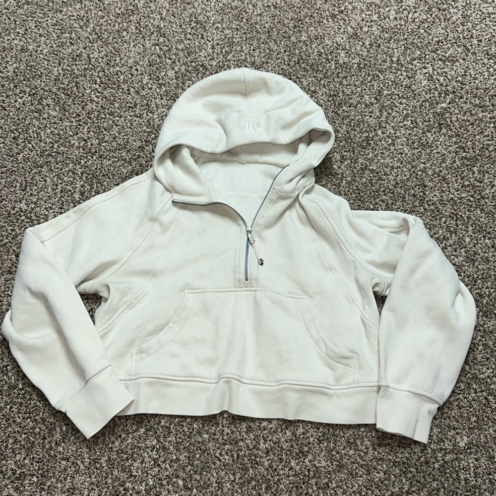 Women’s lululemon cropped hooded scuba
